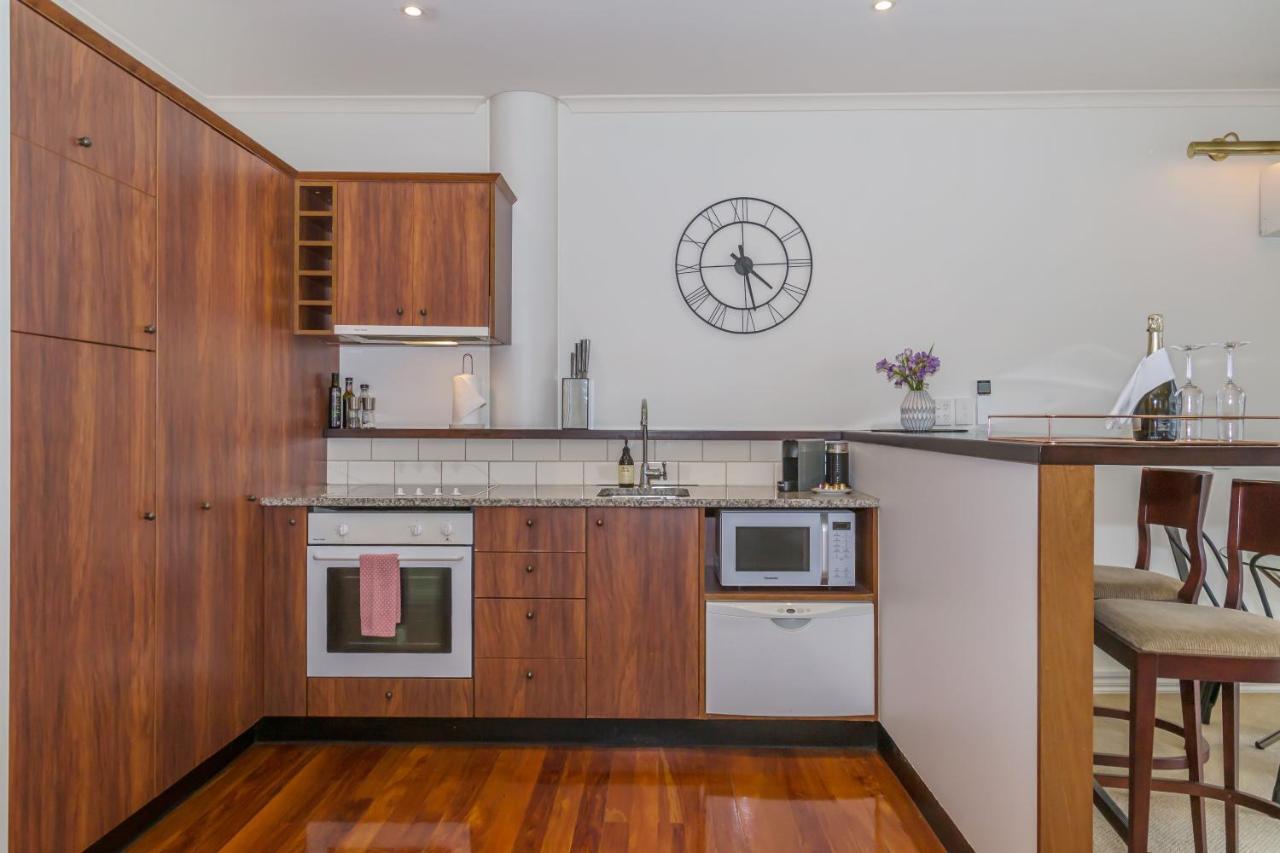 Princes Wharf - Charming 1Br Apartment Оукланд Екстериор снимка