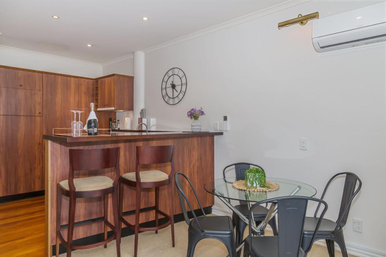 Princes Wharf - Charming 1Br Apartment Оукланд Екстериор снимка